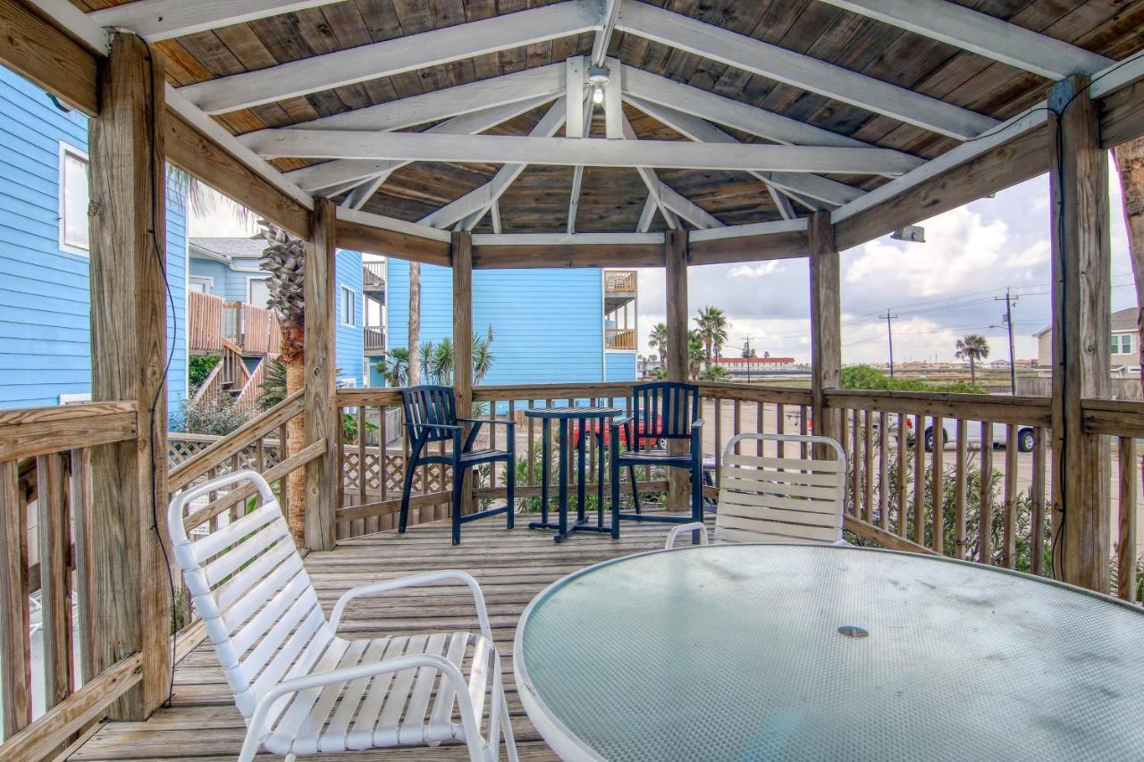 Leeward 9303 Apartment *