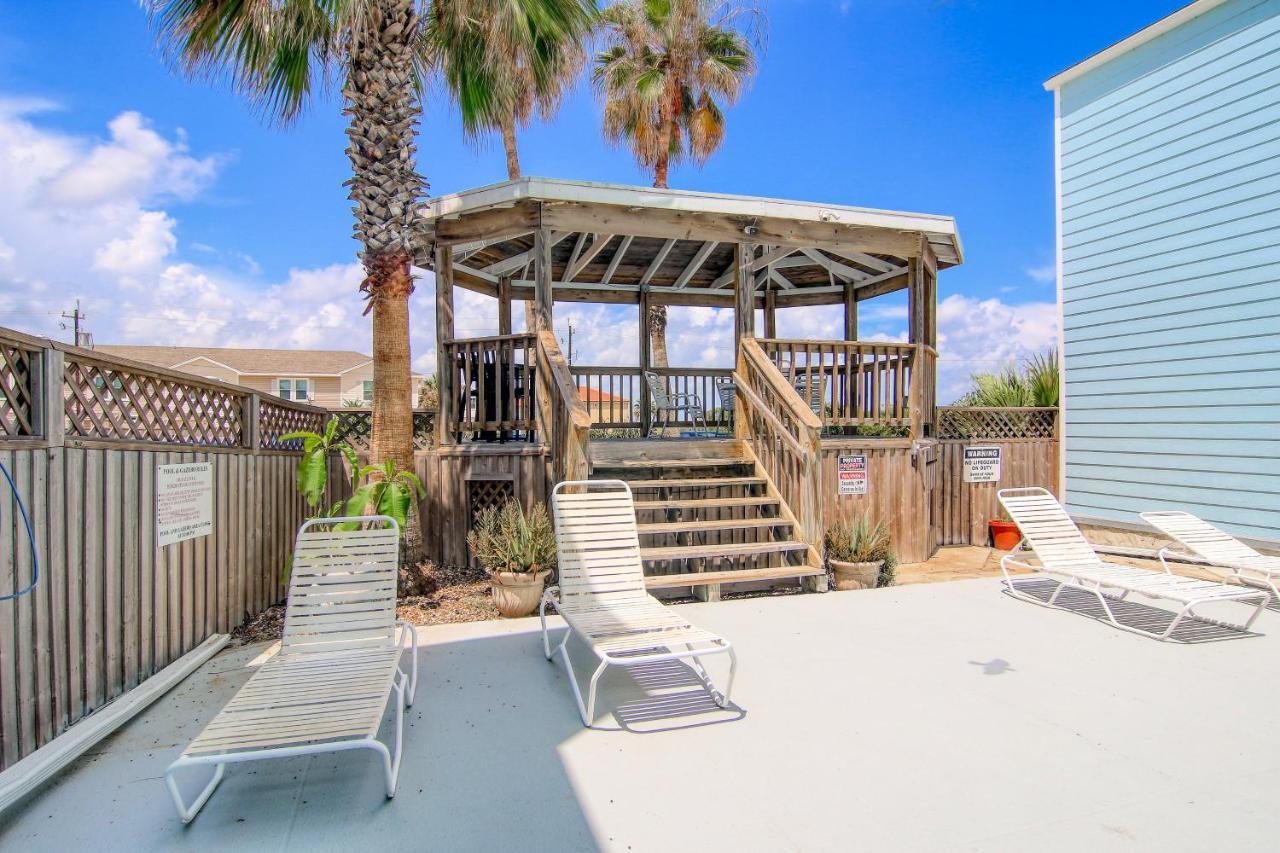Leeward 9303 Apartment *